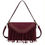 Bolso Bandolera Sintético de Mujer tipo Sobre con Solapa de Botón con Tachuelas y Flecos Decorativos - Imagen 2