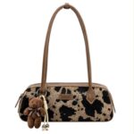 Bolso de Hombro Sintético tipo Baguette con Estampado Leopardo y Osito Decorativo para Mujer