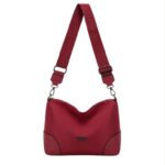 Bolso Bandolera en Nylon Tipo Hobo para Mujer con Bolsillo Trasero y Compartimentos Internos - Imagen 7