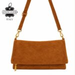Bolso Bandolera en Piel de Serraje con Solapa de Botones y Bolsillo Trasero para Mujer - Imagen 9