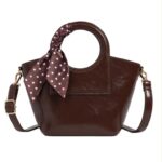 Bolso de Mano Sintético con Asas Cortas Circulares, Pañuelo Decorativo y Diseño Elegante Mujer