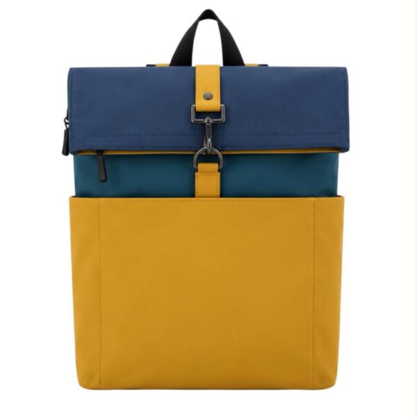 Amplia Mochila Sintética Tricolor con Multicompartimentos, Enganche y Cierre Roll-Top - Imagen 4