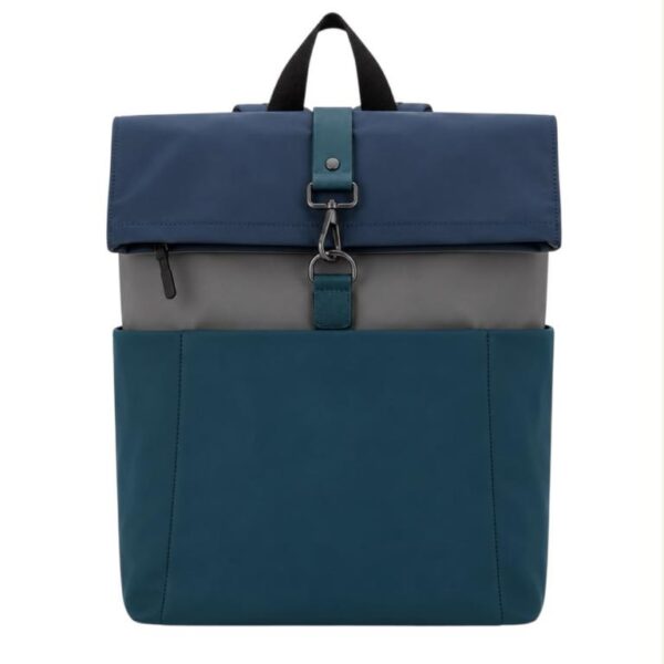 Amplia Mochila Sintética Tricolor con Multicompartimentos, Enganche y Cierre Roll-Top - Imagen 6