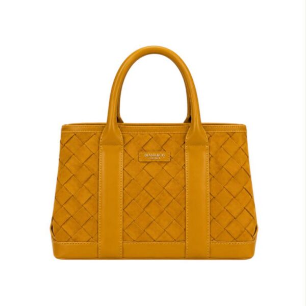 Bolso Sintético Diana & Co Firenze con Frontal Trenzado, Estilo Serraje y Botones Laterales - Imagen 2