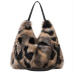 Bolso de Hombro con Pelo Sintético, Diseño Pintas, Gran Capacidad y Cierre de Cremallera para Mujer - Imagen 6